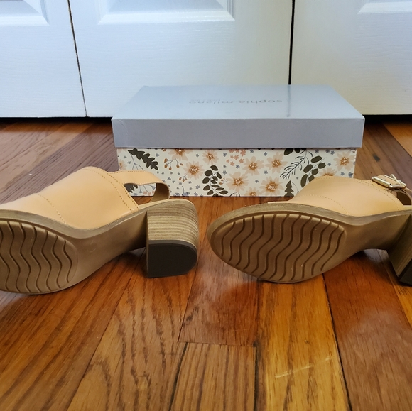 Last 3! NIB SophiaMilano peeptoe strap sandal leat - Picture 5 of 7